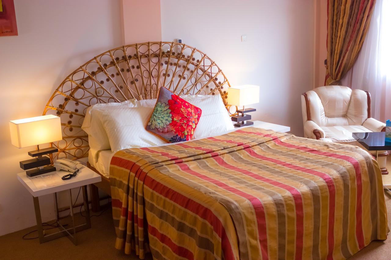 Hotel Azur Yaoundé Eksteriør bilde