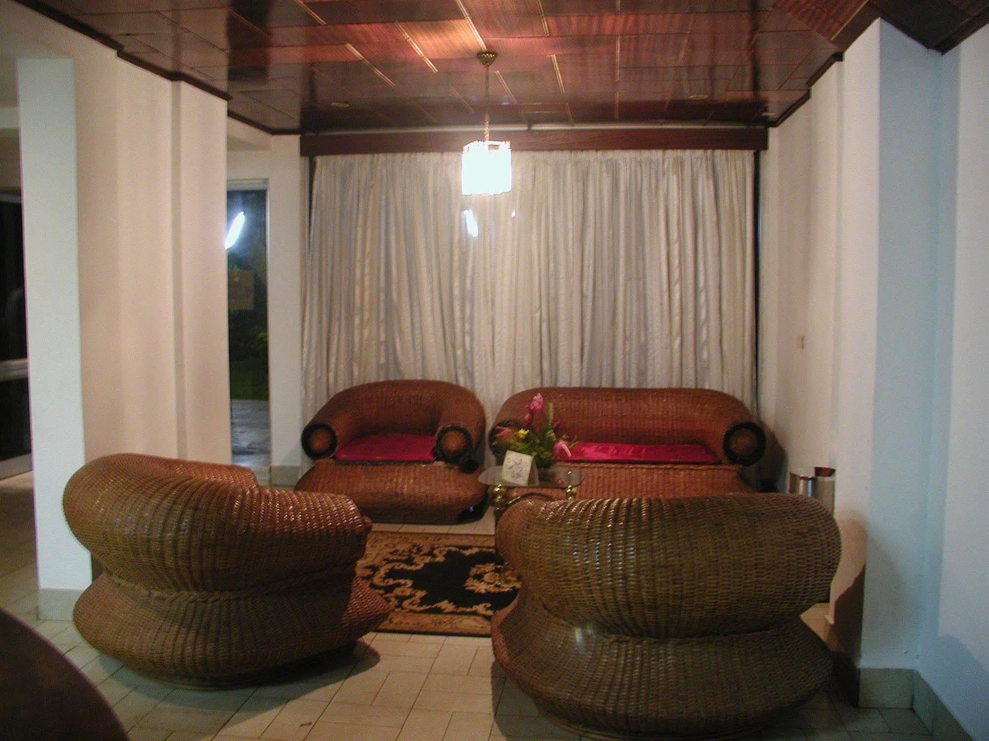 Hotel Azur Yaoundé Eksteriør bilde