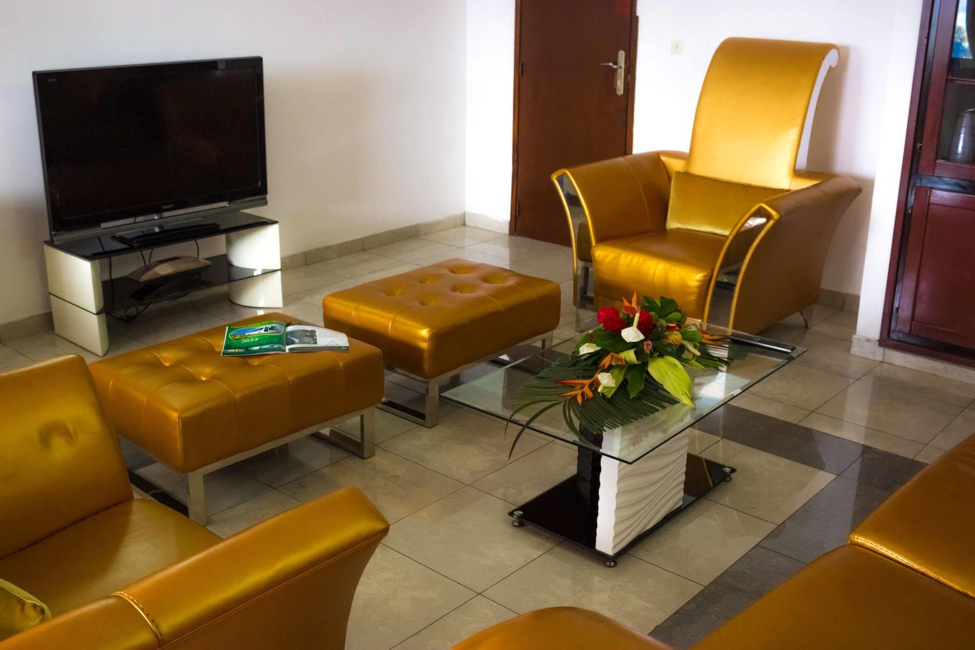 Hotel Azur Yaoundé Eksteriør bilde