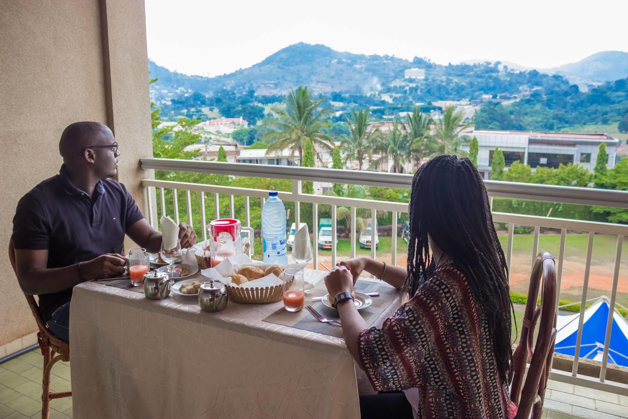 Hotel Azur Yaoundé Eksteriør bilde